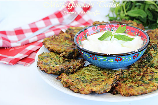 Yoğurtlu Kabak Mücver Tarifi ve Malzemeleri